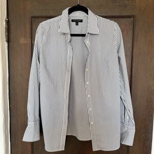 Banana Republic Women’s Blue and White Striped Shirt